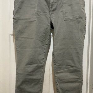 Banana Republic Men's Cargo Pants in Olive Green